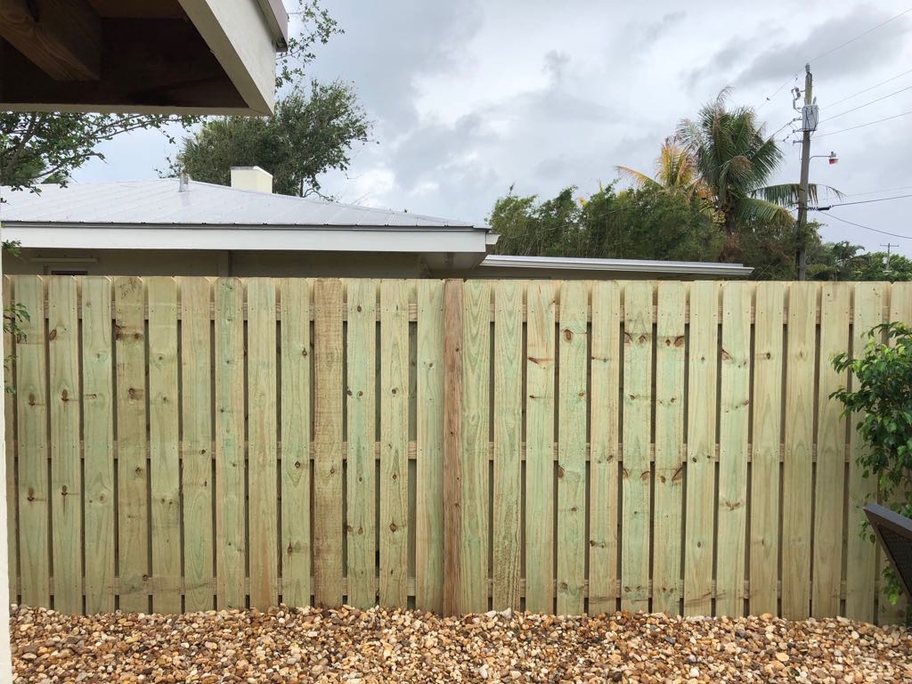 plantation fence contractor